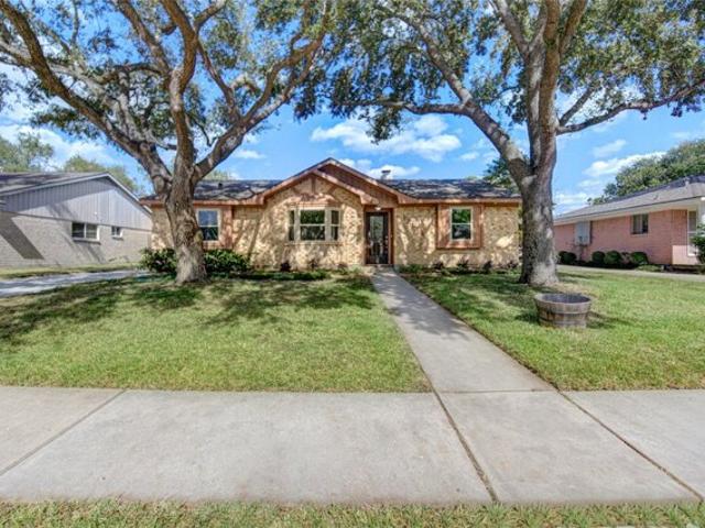 House for sale in Meadows Place, Texas