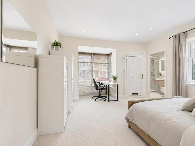 Apartment for rent in Greaves, Bare