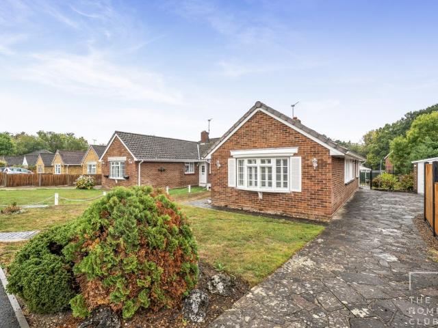 House for rent in Fairlands, Guildford