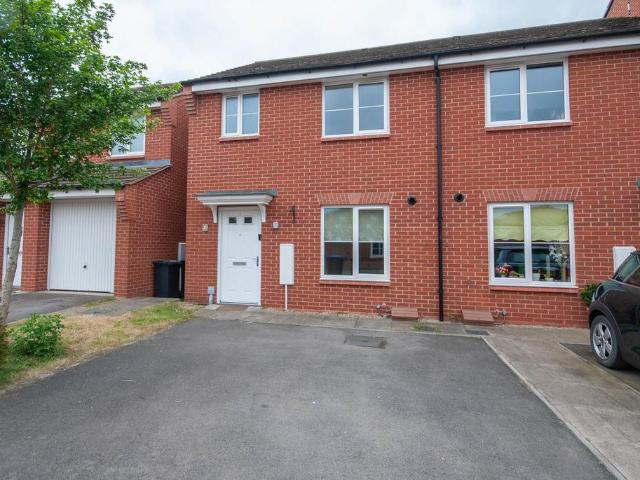 House for rent in Edison Place, Rugby