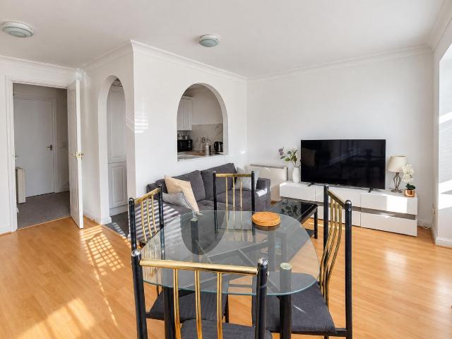 Apartment for rent in London Borough of Barnet, Greater London