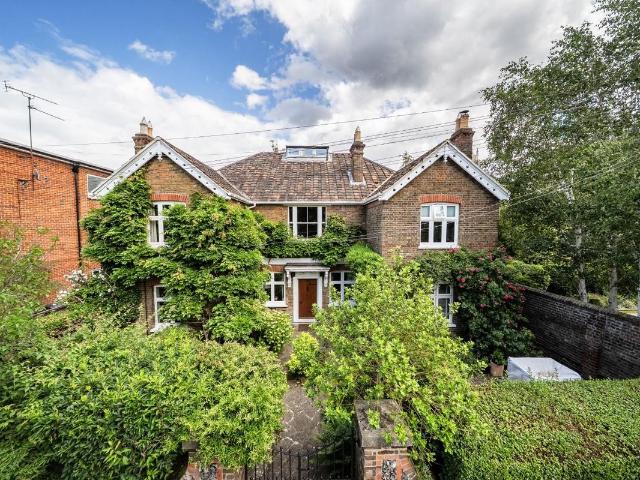 House for rent in Clewer Village, Windsor