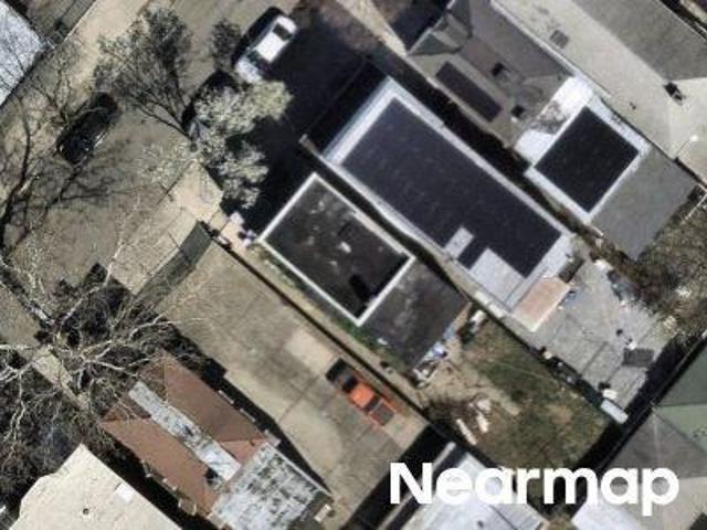 House for sale in The Bronx, Arverne