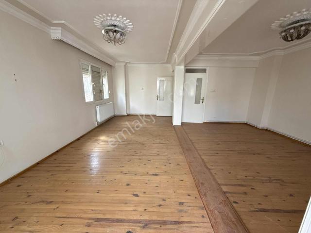 Tire, İzmir içerisinde kiralık mülk