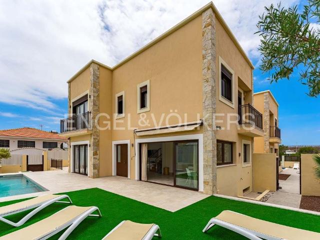 Casa en venta en Los Abrigos, Granadilla de Abona