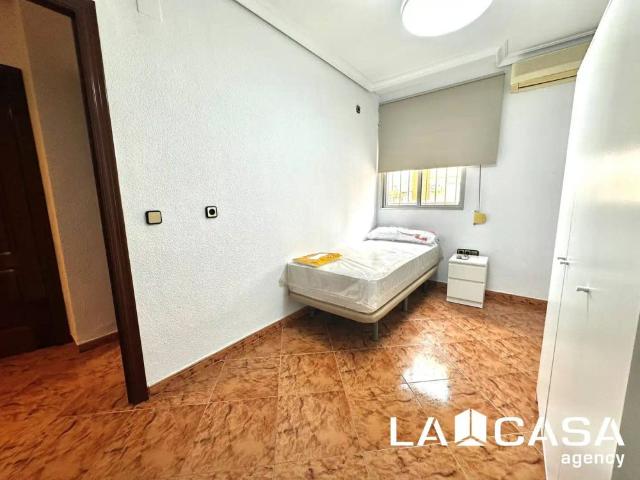 Apartamento en alquiler en Barriada La Victoria, Dos Hermanas
