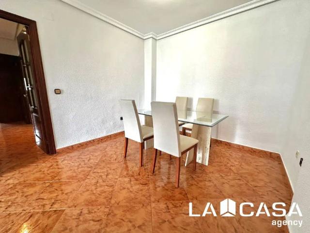 Apartamento en alquiler en Barriada La Victoria, Dos Hermanas