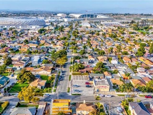 House for sale in Inglewood, California