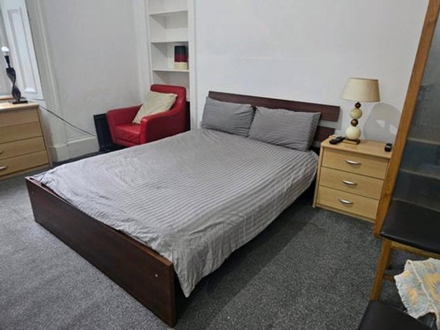 Studio for rent in Kinning Park, Scotland
