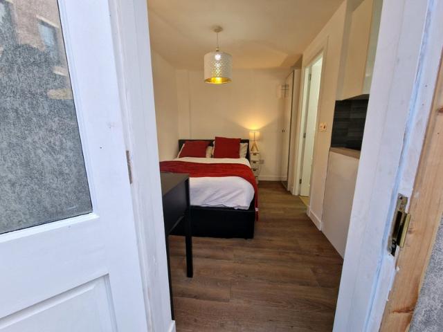 Studio for rent in Kinning Park, Glasgow