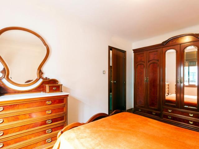 Apartamento en alquiler en Santa Coloma De Gramenet, Fondo
