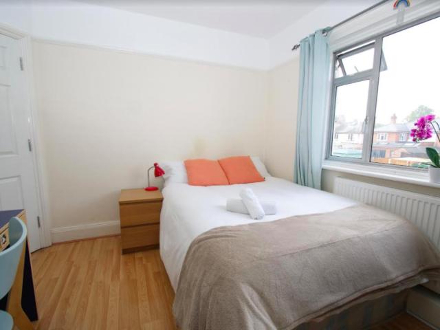 Room for rent in London Borough of Ealing, Greater London