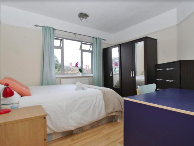 Room for rent in London Borough of Ealing, Greater London