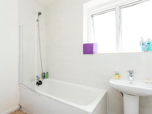 Room for rent in London Borough of Ealing, Greater London