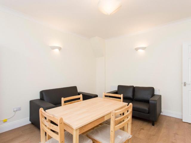 Room for rent in Shepherd's Bush, Greater London