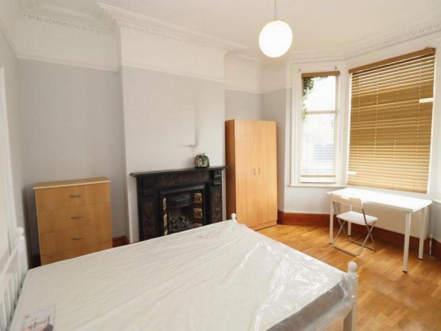 Room for rent in London Borough of Lewisham, Ladywell