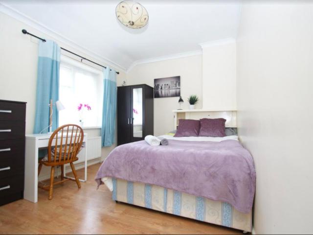 Room for rent in London Borough of Hammersmith and Fulham, Greater London