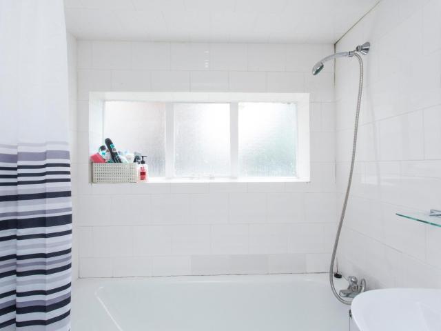 Room for rent in London Borough of Ealing, Greater London