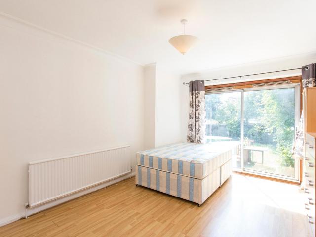 Room for rent in London Borough of Ealing, Greater London