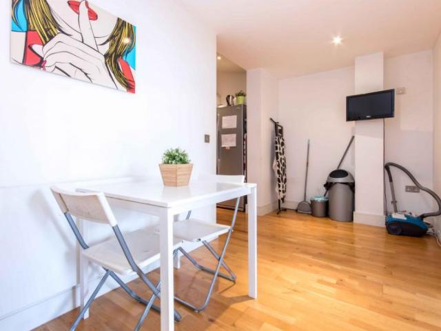 Room for rent in Limehouse, Greater London