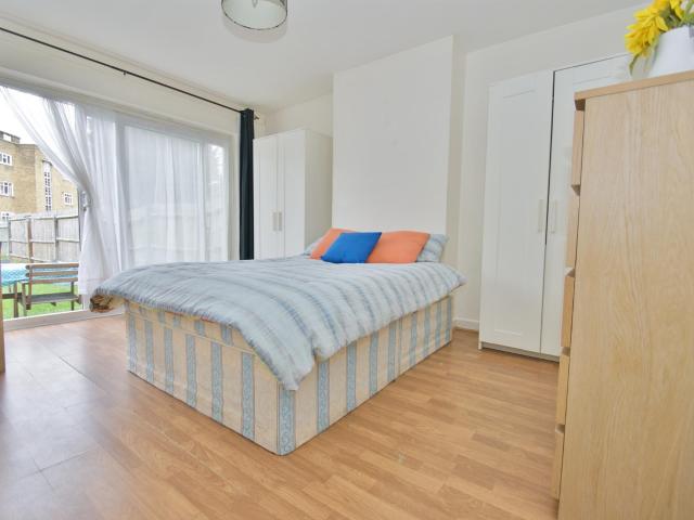 Room for rent in London Borough of Ealing, Greater London