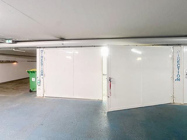 Garage vente à Paris, Île-de-France