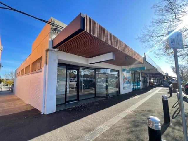 Showroom for rent in Doncaster East