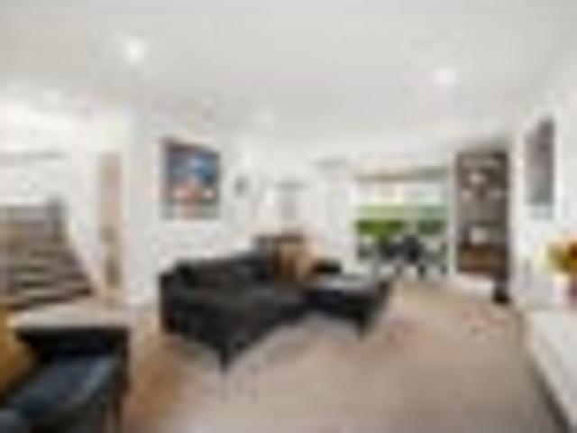 Townhouse for sale in Paremoremo, Oroua County
