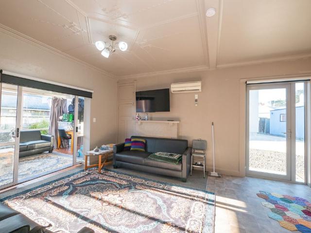 House for rent in Otakou
