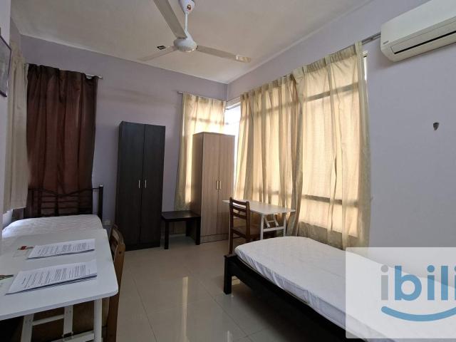 Room for rent in Petaling, Alam Impian