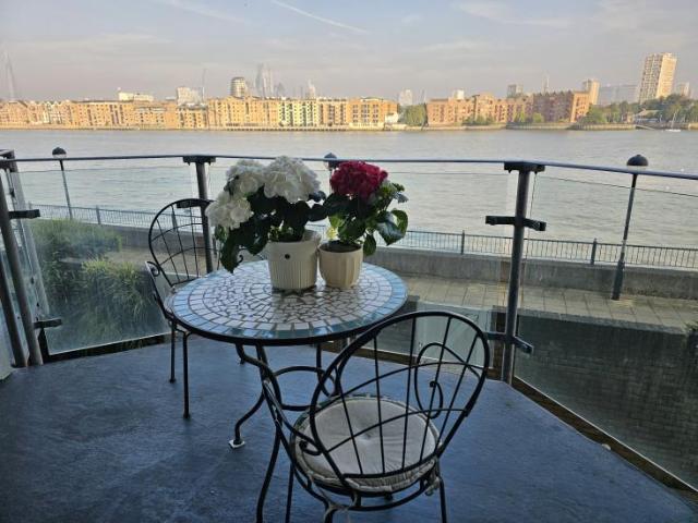 Room for rent in Rotherhithe, Greater London