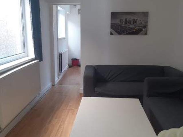 Room for rent in Nangreaves, Wales