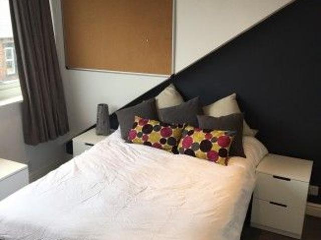 Room for rent in Sharrow Vale, South Yorkshire