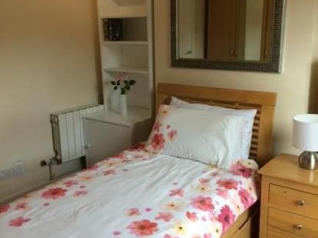 Room for rent in London Borough of Hounslow, Strand