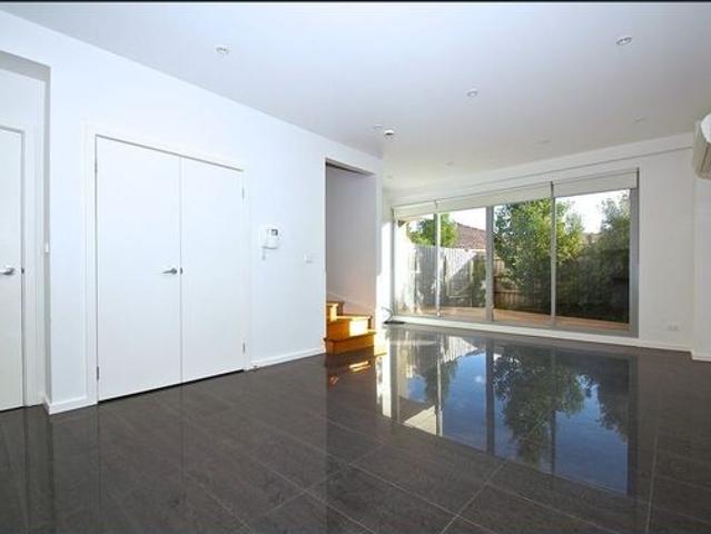 Townhouse for rent in Camerons Creek, Victoria