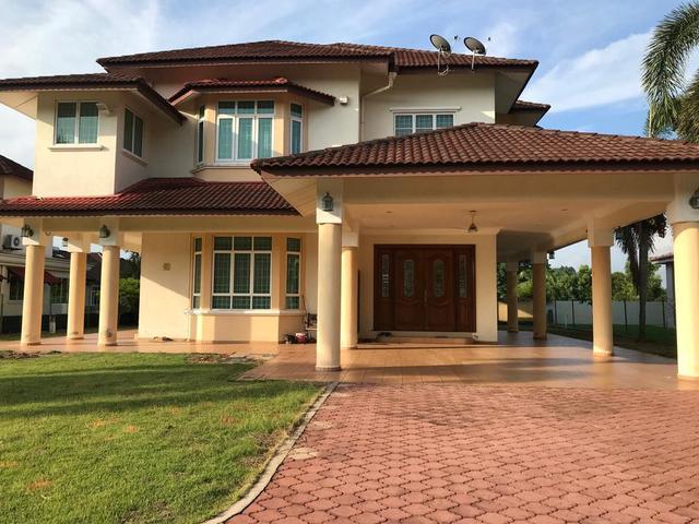 Bungalow for sale in Malaka