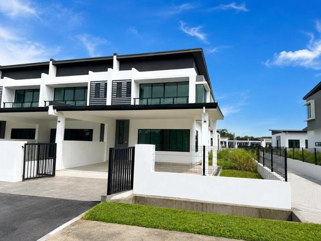 Terraced House for sale in Kuching