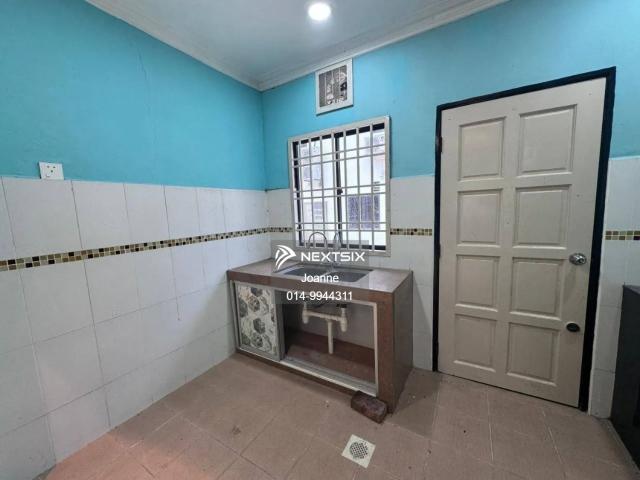 Residential House for sale in Kuching, Bahagian Kuching