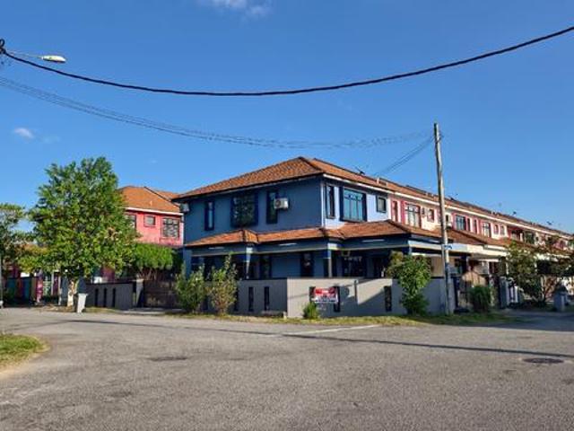 Terraced House for sale in Malaka