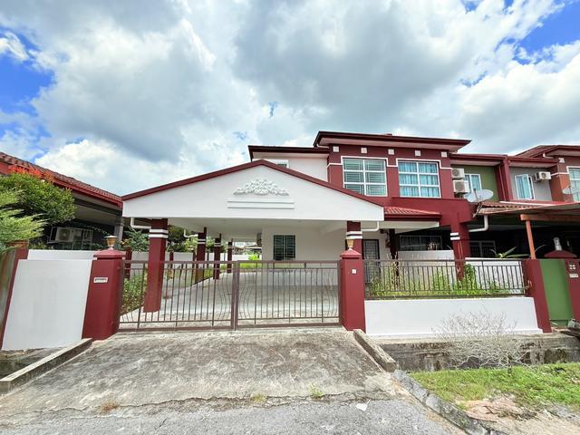 Terraced House for sale in Kuching, Bahagian Kuching