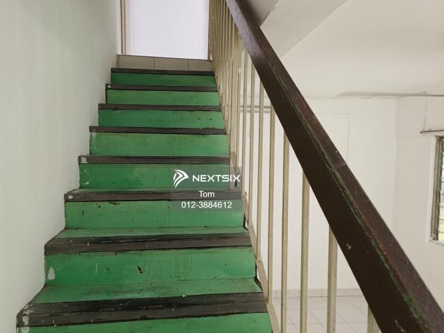 Residential House for sale in Long Miri