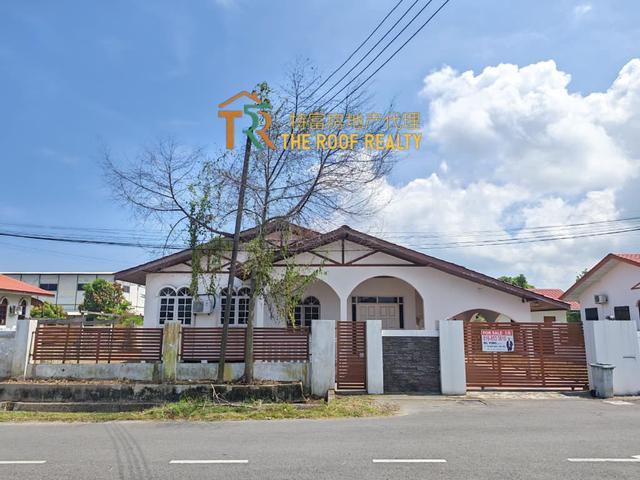 Bungalow for sale in Long Miri