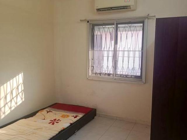 Terraced House for sale in Malaka