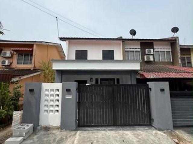 Terraced House for sale in Ulu Tiram, Johor