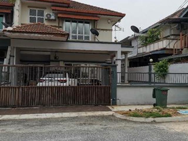 Terraced House for sale in Seri Kembangan, Majlis Bandaraya Subang Jaya
