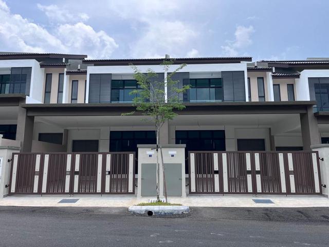 Terraced House for rent in Malaka