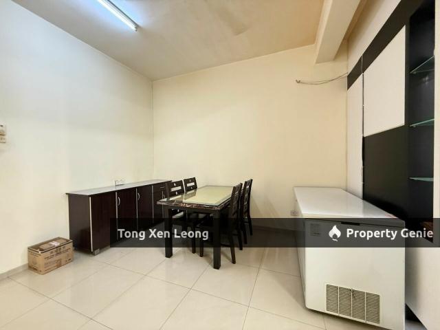 Terraced House for sale in Malaka