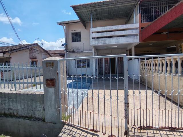 Terraced House for sale in Malaka