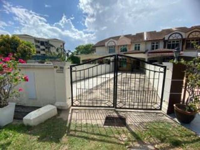 Terraced House for sale in Malaka