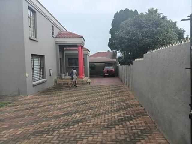 House for sale in Roodepoort, City of Johannesburg Metropolitan Municipality